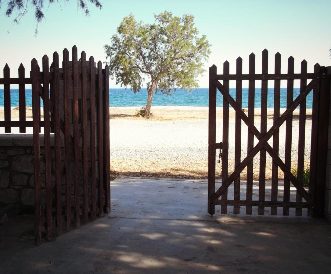 Poseidon Apartments Gythio Buitenkant foto